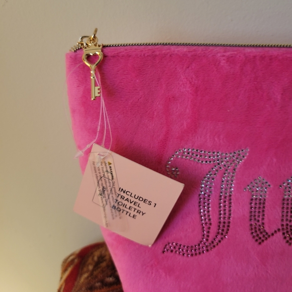 New Juicy Couture Hot Pink velour makeup pouch. - Picture 2 of 5